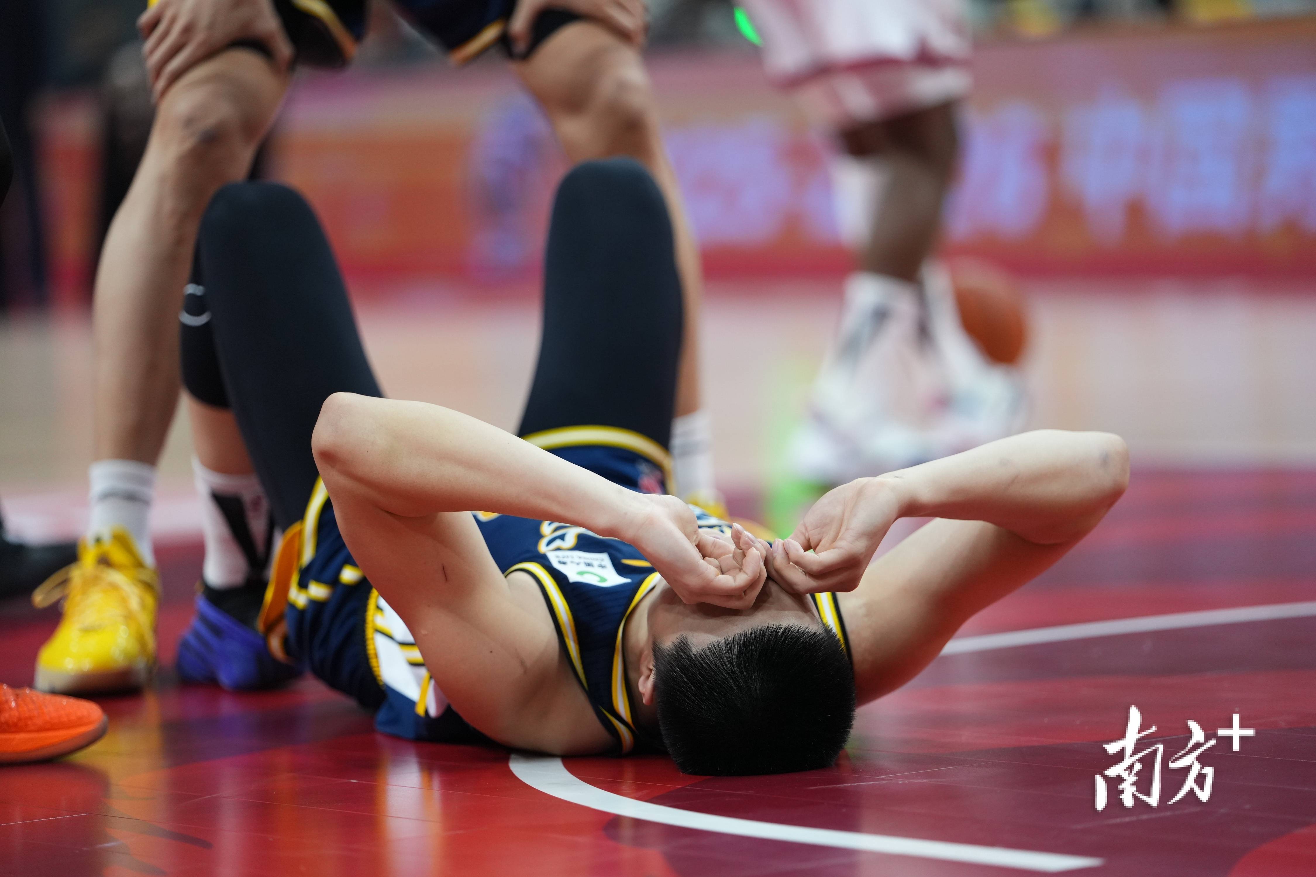 开元棋牌网页-强队拼尽全力,斩获一场激动人心的胜利英语